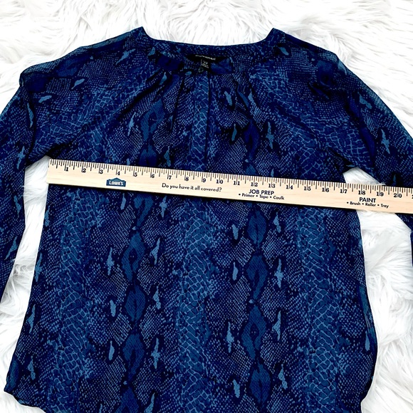 HP 🎉 BANANA REPUBLIC Python Print Blouse - Picture 11 of 12